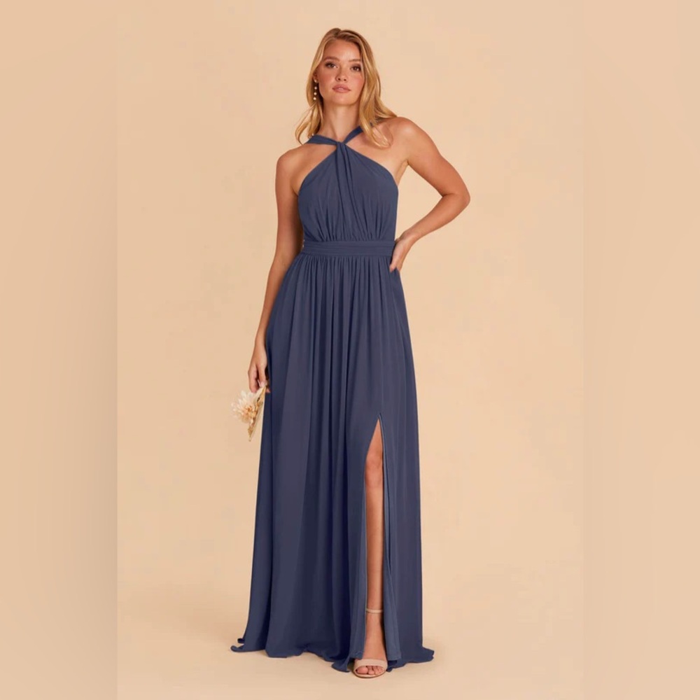⭐️New with tags⭐️ never worn⭐️navy blue floor length evening gown.